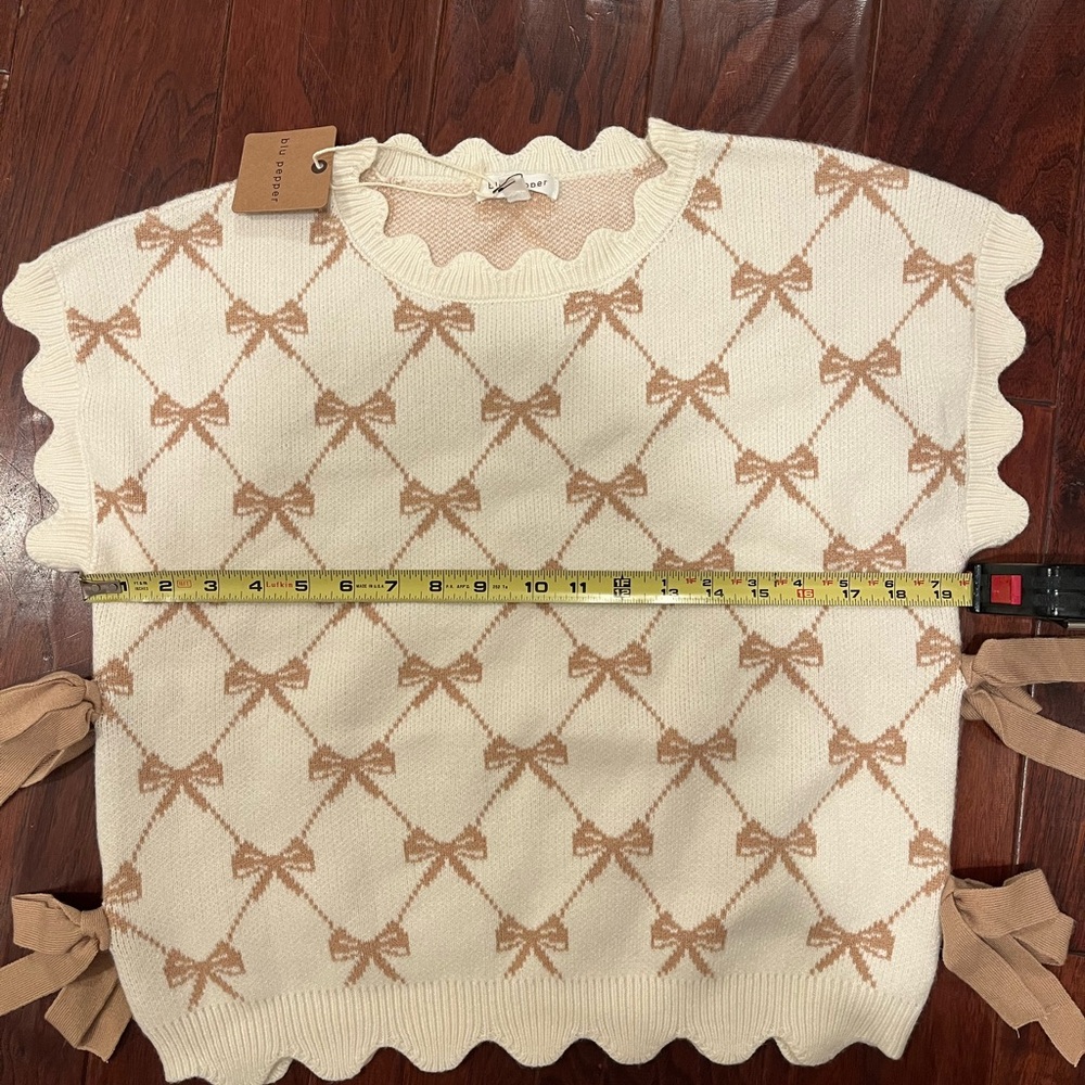 Blu Pepper Cream and Tan Bow Knit Sweater - Picture 5 of 5